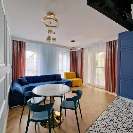 Apartman Pogonowskiego 73 - Blue Design Apartment 8 Guests, Terrace & Parking Chillinlodz *