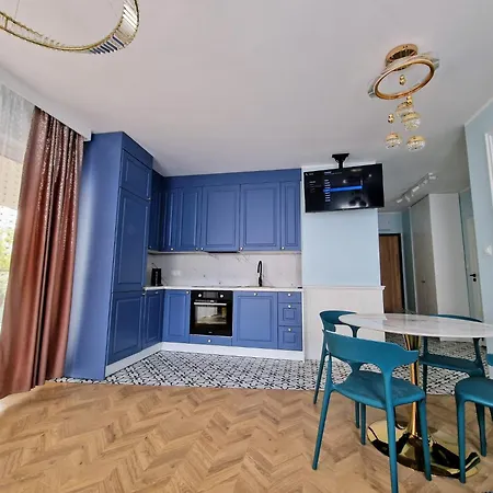 Pogonowskiego 73 - Blue Design Apartment 8 Guests, Terrace & Parking Chillinlodz Apartman *