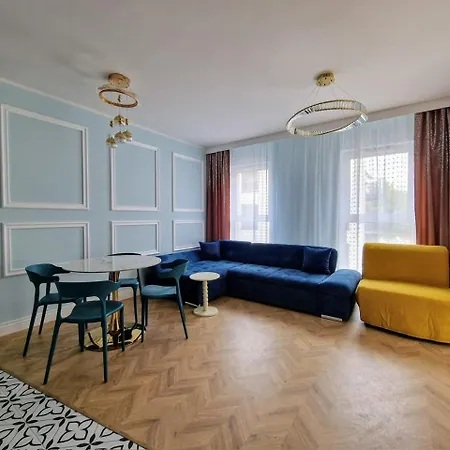 Pogonowskiego 73 - Blue Design Apartment 8 Guests, Terrace & Parking Chillinlodz