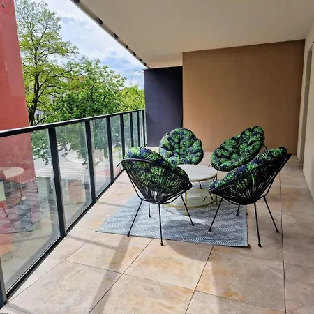 Pogonowskiego 73 - Blue Design Apartment 8 Guests, Terrace & Parking Chillinlodz Apartman